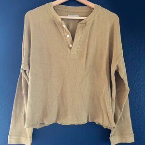 Everlane Womens Cropped Organic Cotton Waffle Henley Shirt Long Sleeves Tan